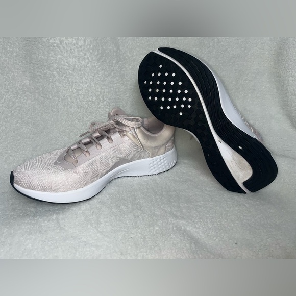 Nike Women's Sneakers in Light Pink and White - Picture 7 of 16